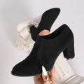 Schwarz